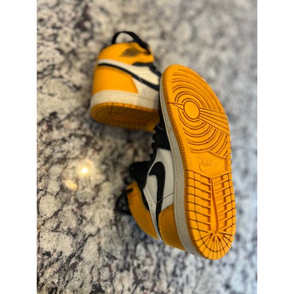 Nike boys Jordan 1 retro high tops size 12 yellow - Picture 14 of 14